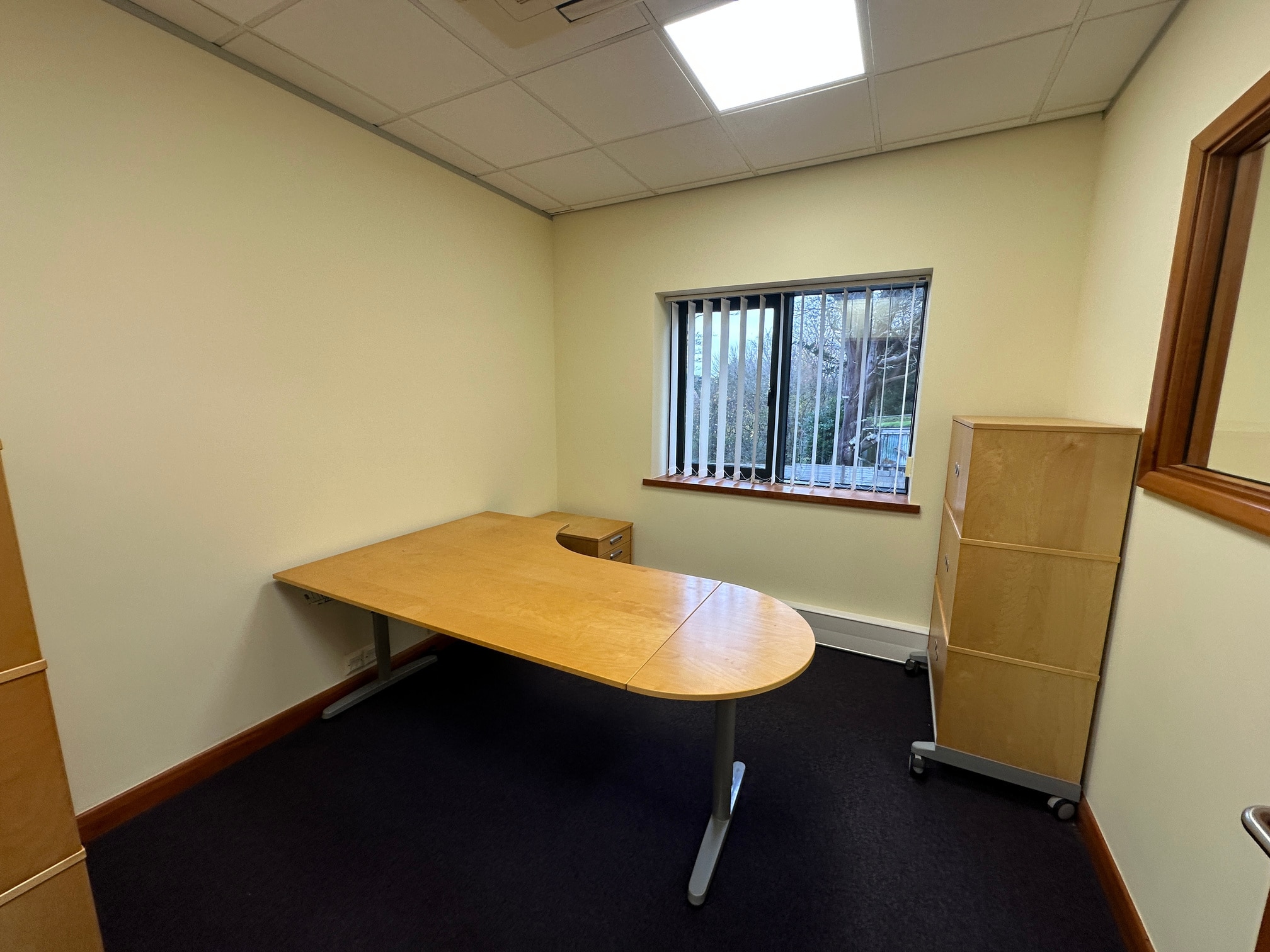 Salisbury Rd, Ringwood for lease Interior Photo- Image 1 of 4