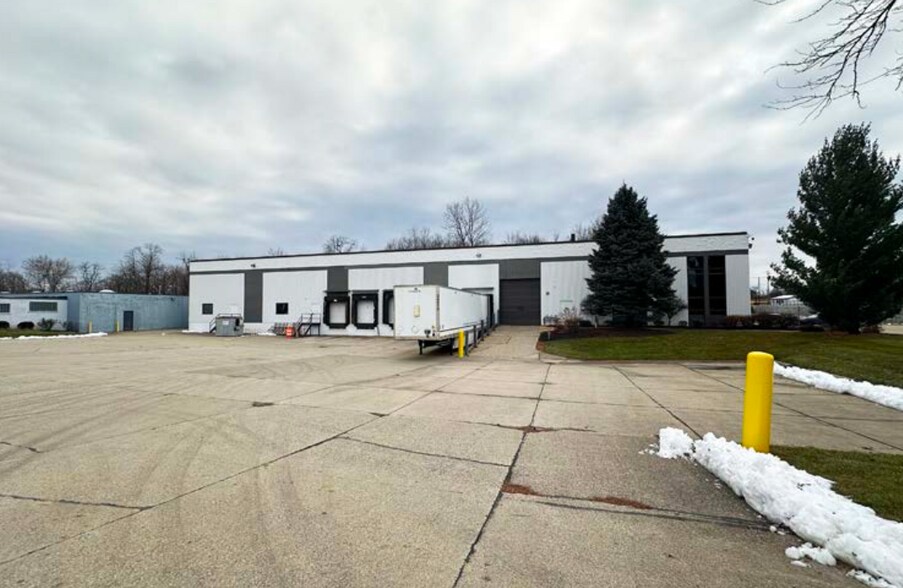 1452 Donaldson Hwy, Erlanger, KY à vendre - Photo du bâtiment - Image 2 de 18