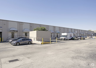 Plus de détails pour 2600-2634 NW 72nd Ave, Miami, FL - Vente au détail, Industriel à louer