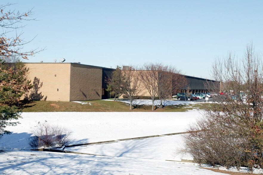 181 Herrod Blvd, South Brunswick, NJ à louer - Photo du bâtiment - Image 3 de 9