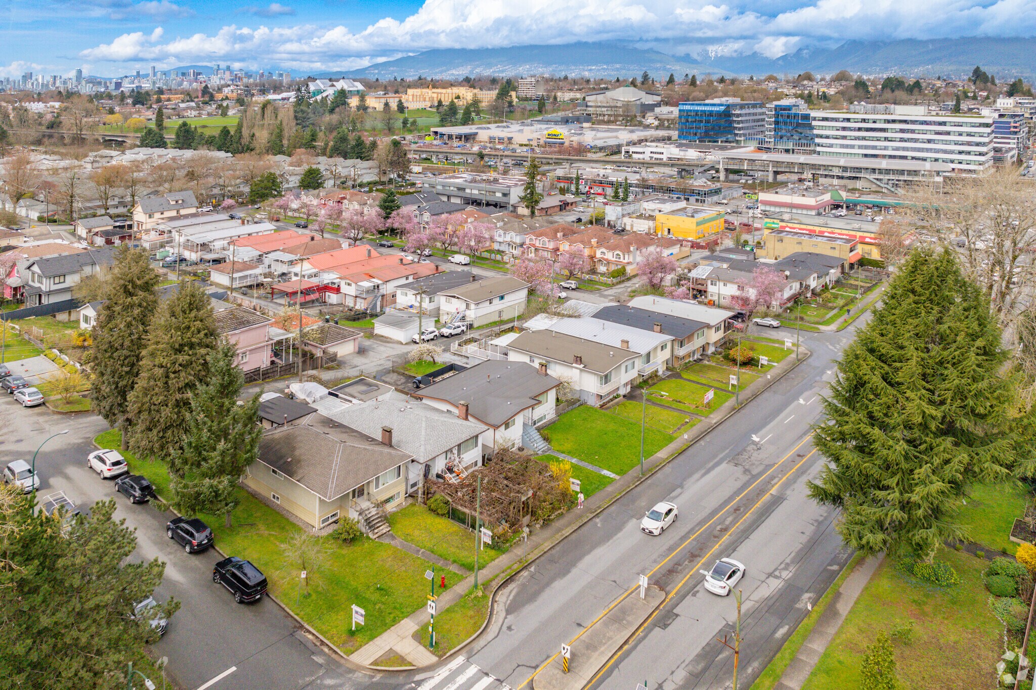 3005-3091 Renfrew St, Vancouver, BC for sale Primary Photo- Image 1 of 1