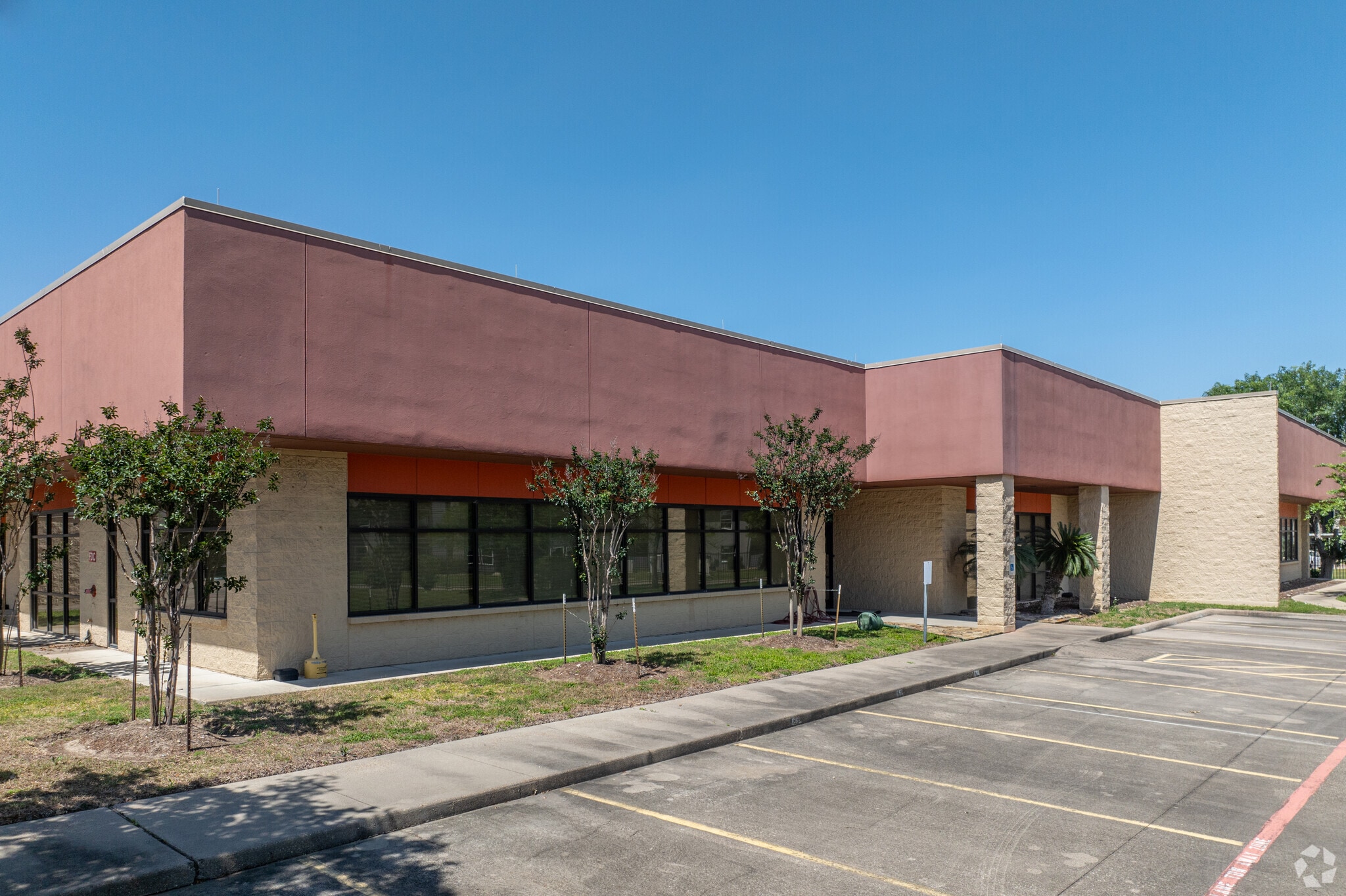 12055 Kurland Dr, Houston, TX for lease Primary Photo- Image 1 of 11