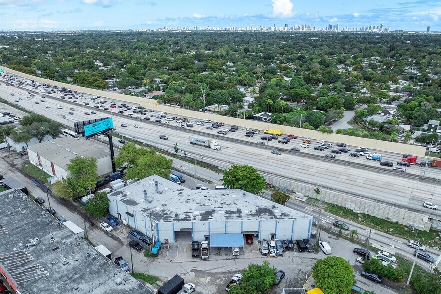 660 NW 137th St, North Miami, FL à vendre - Photo du bâtiment - Image 2 de 34