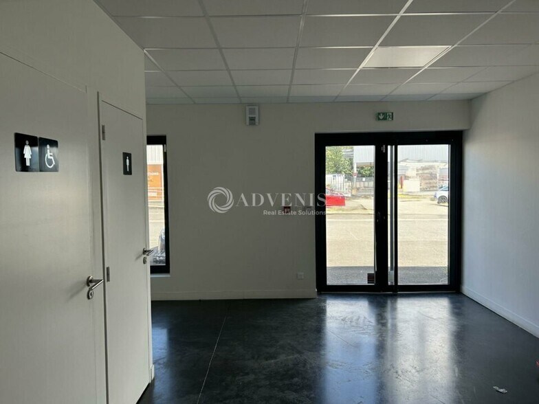 Bureau/Commerce de détail dans Saint-Avertin à louer - Photo intérieure - Image 1 de 12