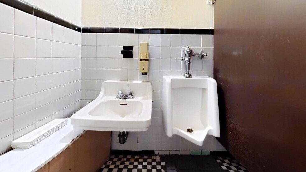 10 Hanover Pl, Brooklyn, NY for lease - Building Photo - Image 3 of 34