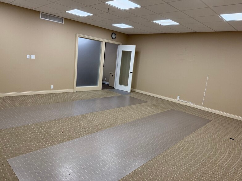2021 W Lloyd Expy, Evansville, IN for lease - Building Photo - Image 3 of 9