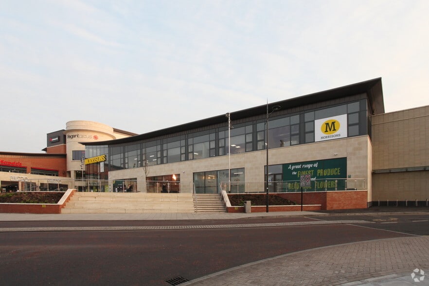 Regent Circ, Swindon for lease - Building Photo - Image 1 of 8