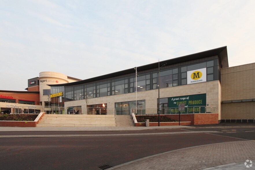 Regent Circ, Swindon à louer - Photo du bâtiment - Image 1 de 8