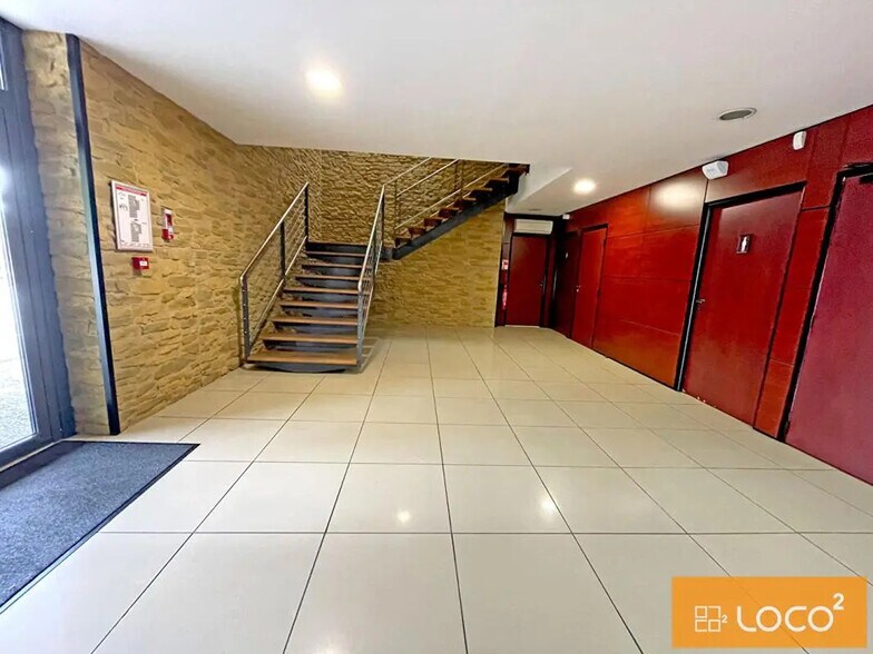 1 Rond-Point De Flotis, Saint-Jean à louer - Hall d’entrée - Image 3 de 14