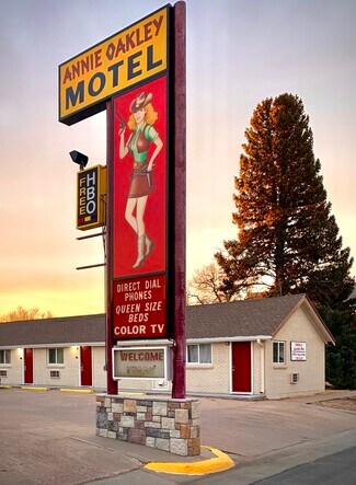 More details for 428 Center Ave, Oakley, KS - Hospitality for Sale