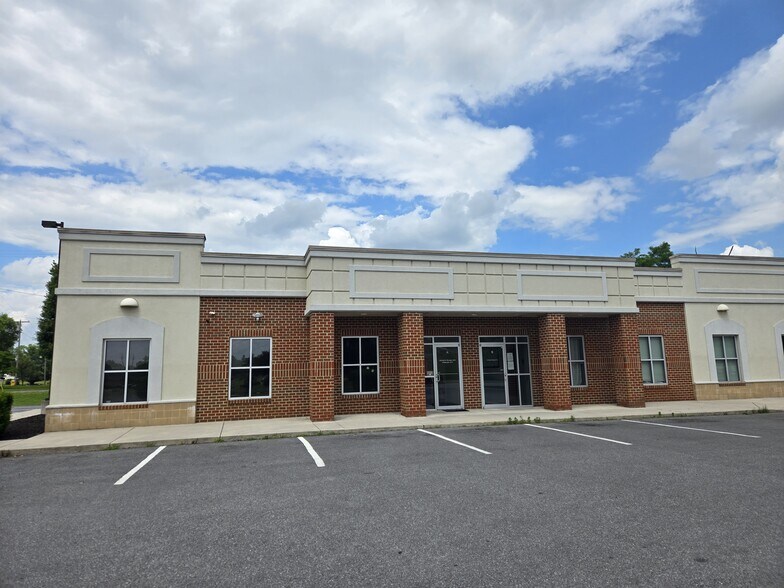 176 Health Care Ln, Martinsburg, WV à vendre - Photo principale - Image 1 de 12
