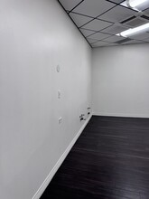 100 W Coast Hwy, Newport Beach, CA à louer Photo intérieure- Image 1 de 10