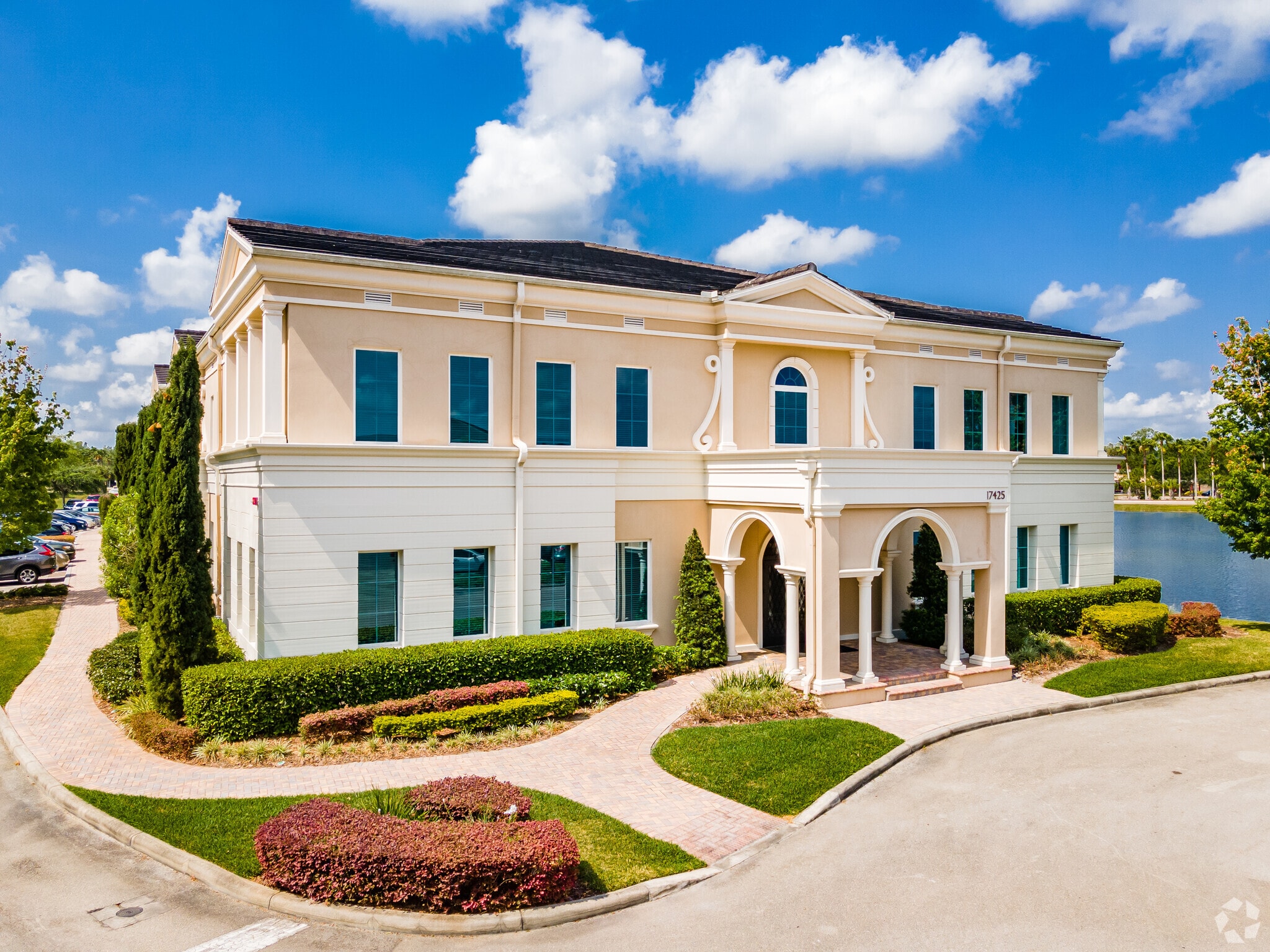 17425 Bridge Hill Ct, Tampa, FL for lease Building Photo- Image 1 of 14