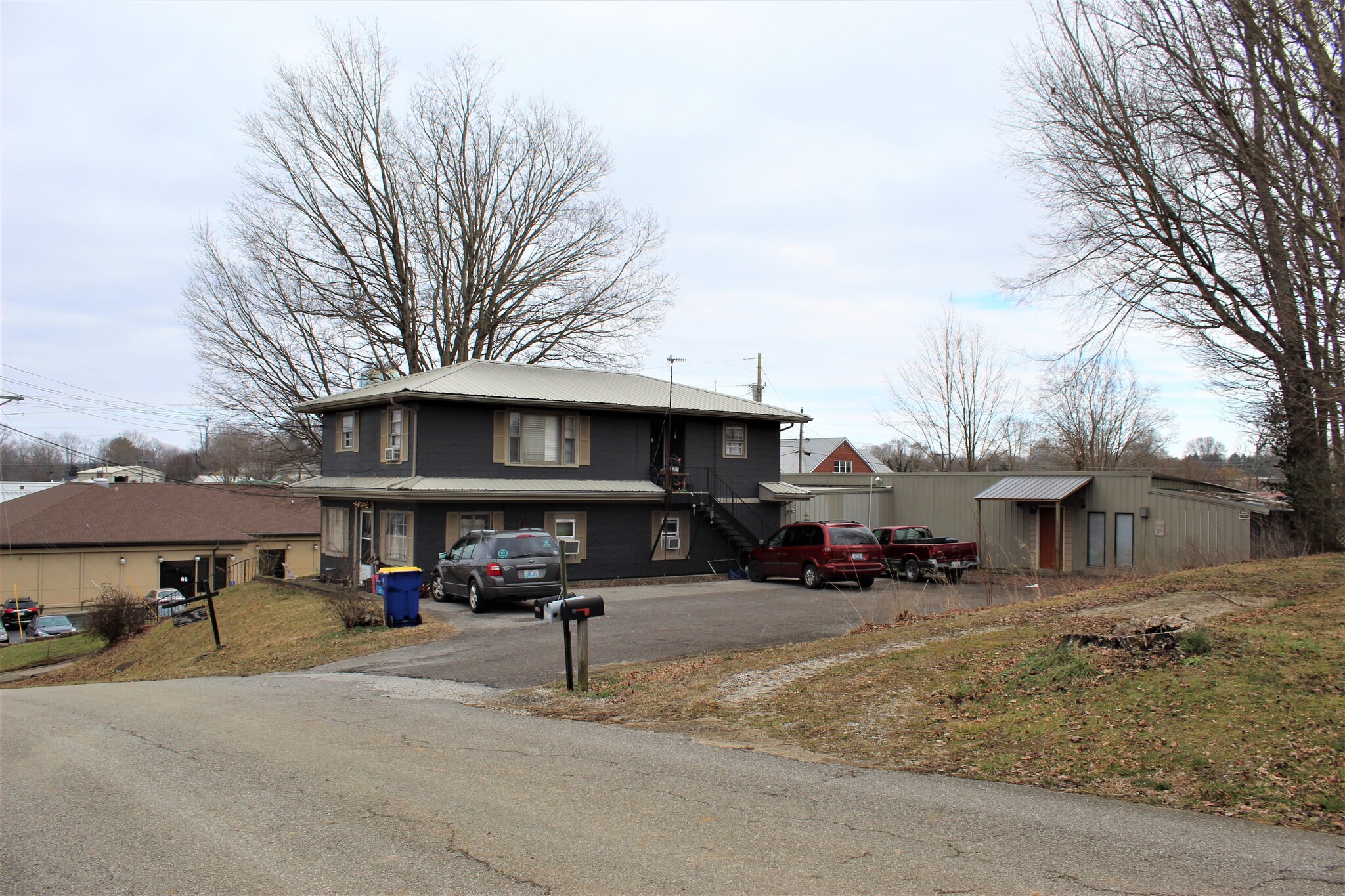 201 W Hamilton St, Edmonton, KY for sale Primary Photo- Image 1 of 1