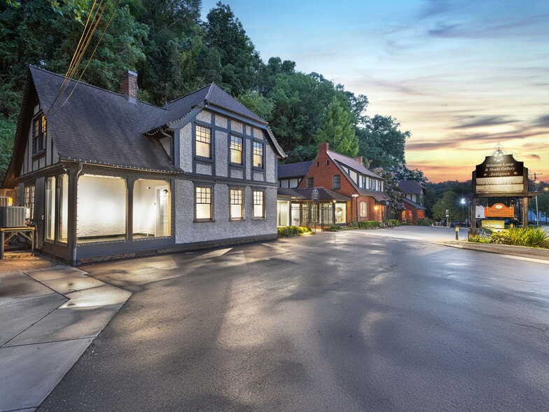 30 All Souls Cres, Asheville, NC for lease - Primary Photo - Image 1 of 18