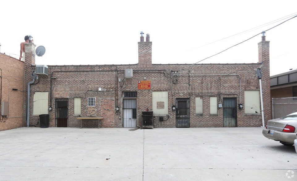 4010 W 63rd St, Chicago, IL for lease - Building Photo - Image 2 of 8
