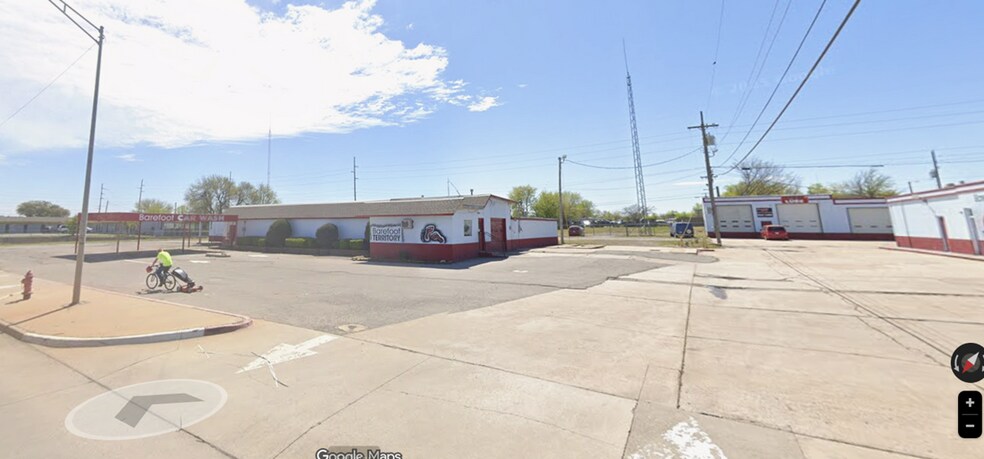 106 SW Lee Blvd, Lawton, OK à vendre - Photo du bâtiment - Image 2 de 6