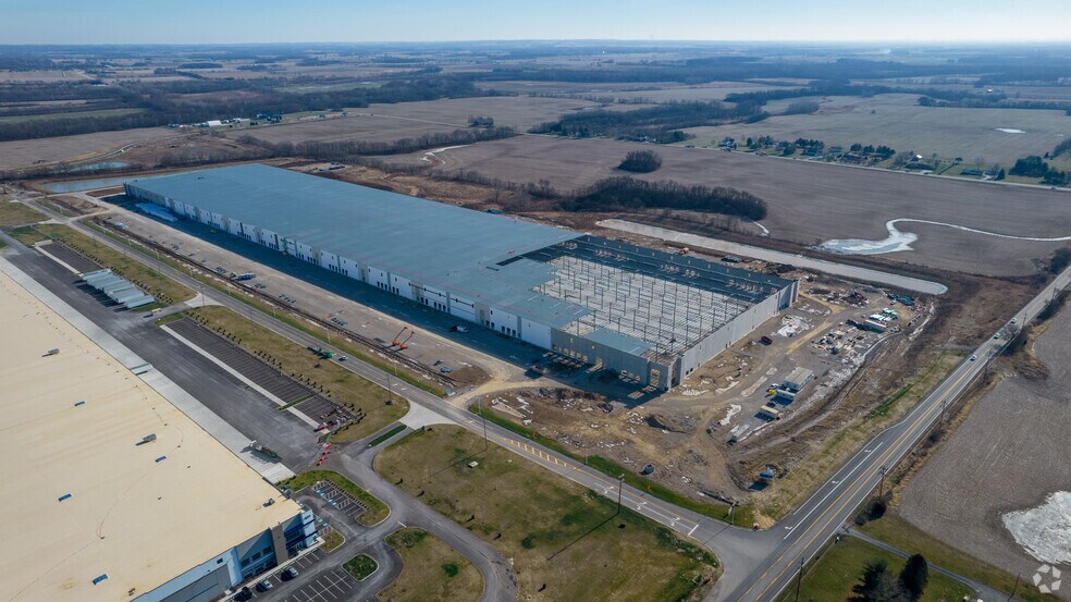 521 Exchange Way, Commercial Point, OH à louer - Photo du bâtiment - Image 3 de 8