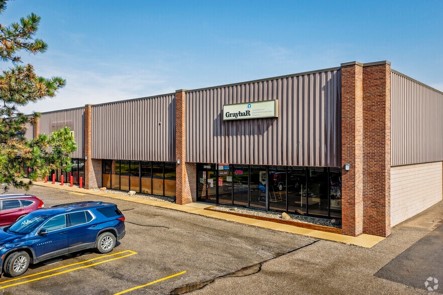 28188 Schoolcraft Rd, Livonia, MI à louer - Photo du bâtiment - Image 2 de 5