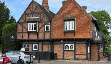 10-12 The Broadway, Beaconsfield à louer Photo du bâtiment- Image 1 de 4