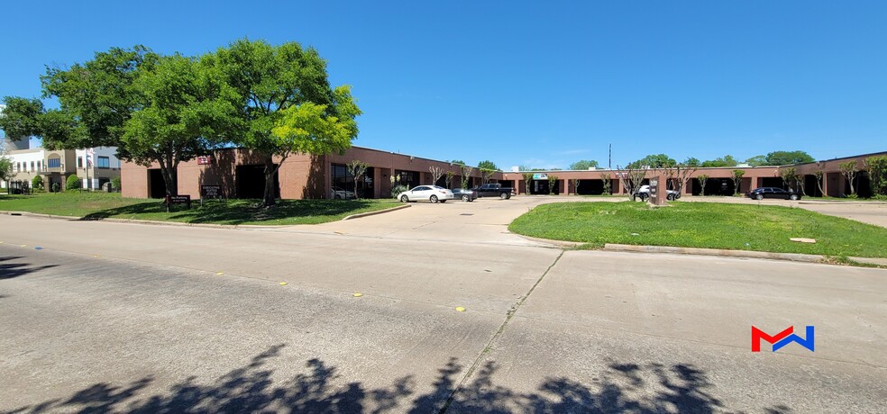 11210 Steeplecrest, Houston, TX for lease - Building Photo - Image 2 of 16