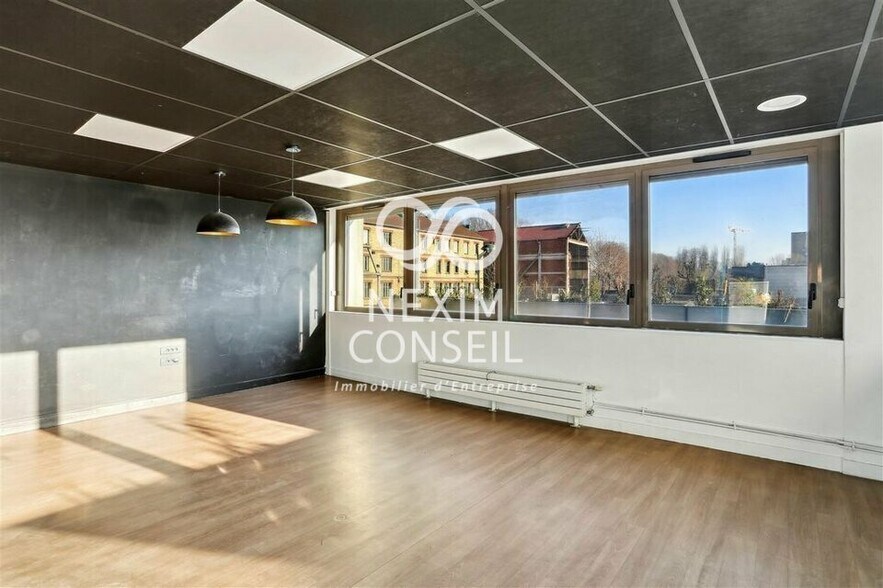 Bureau dans Clichy à vendre - Photo du bâtiment - Image 3 de 4