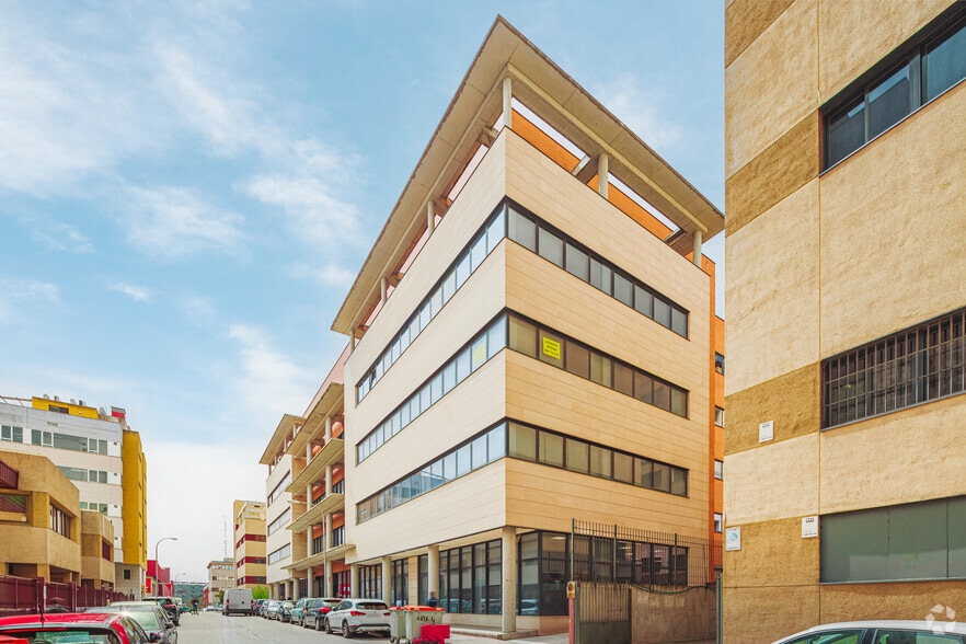 Office in Madrid, Madrid for lease - Building Photo - Image 1 of 1