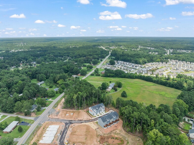 7203 Plumleaf Rd, Raleigh, NC à vendre - Photo du bâtiment - Image 2 de 44