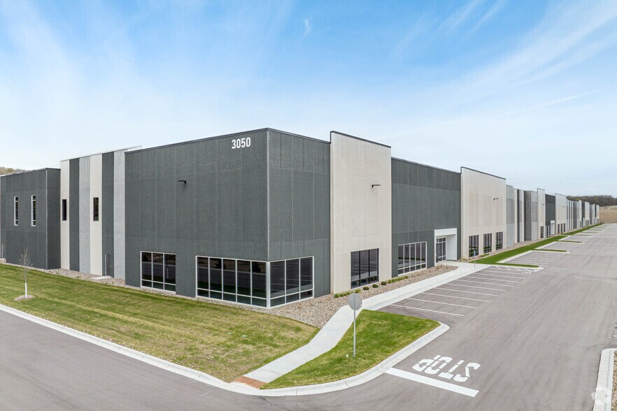 3050 Emery Way, Shakopee, MN à louer - Photo du bâtiment - Image 1 de 4
