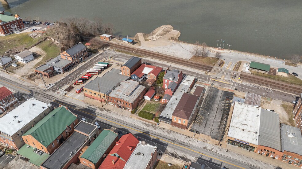 208-210 Wharf St, Hermann, MO à vendre - Photo du bâtiment - Image 2 de 87