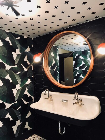 689 Central Ave, Saint Petersburg, FL à louer - Photo du bâtiment - Image 3 de 38