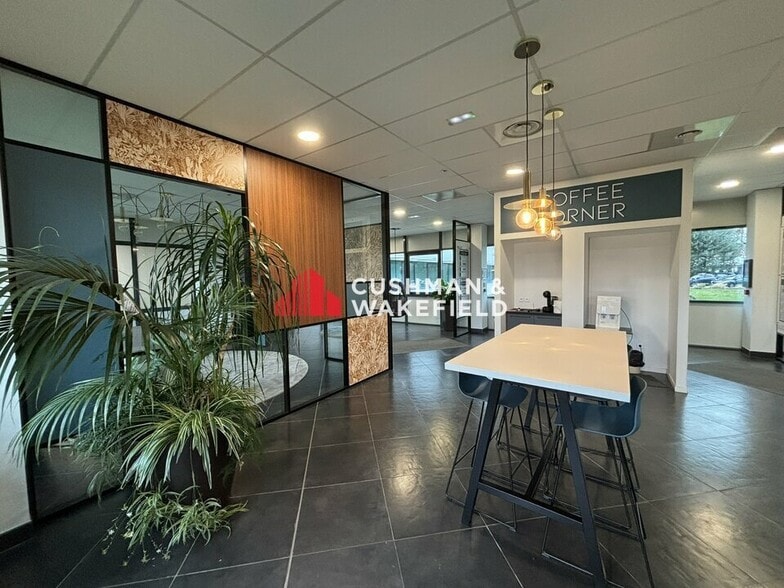 308 Allée Du Lac, Labège à louer - Hall d’entrée - Image 2 de 14