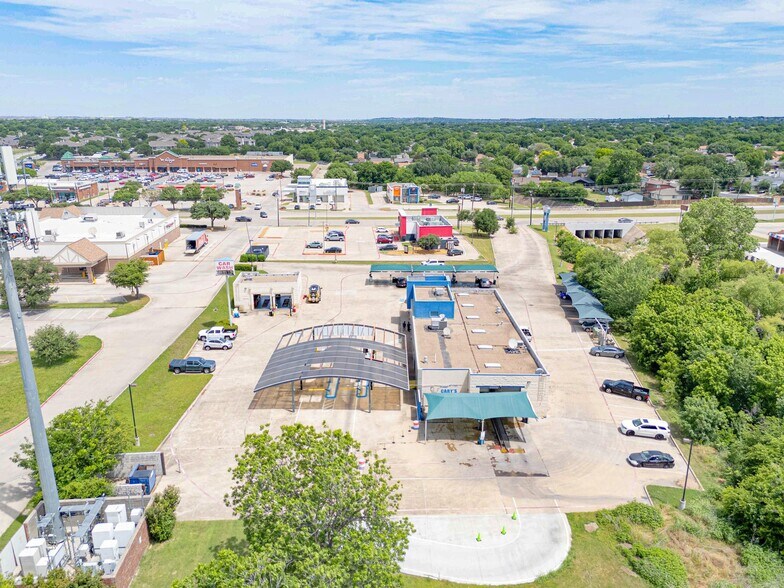 4530 Western Center Blvd, Haltom City, TX à vendre - Photo du bâtiment - Image 2 de 5