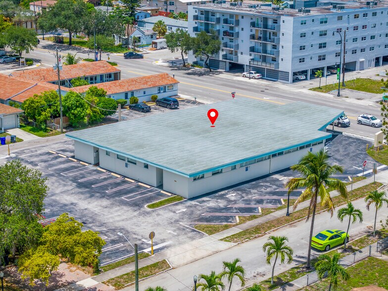 750 S Federal Hwy, Hollywood, FL à vendre - Photo du bâtiment - Image 2 de 17