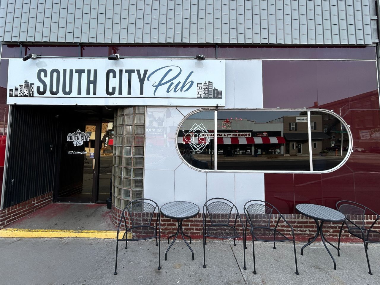 1117 Ludington St, Escanaba, MI à vendre Photo du bâtiment- Image 1 de 28