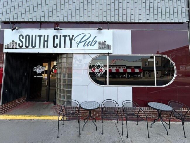 More details for 1117 Ludington St, Escanaba, MI - Retail for Sale