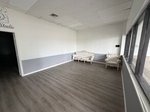 2501-2565 N Dixie Hwy, Lake Worth, FL for lease Interior Photo- Image 2 of 5