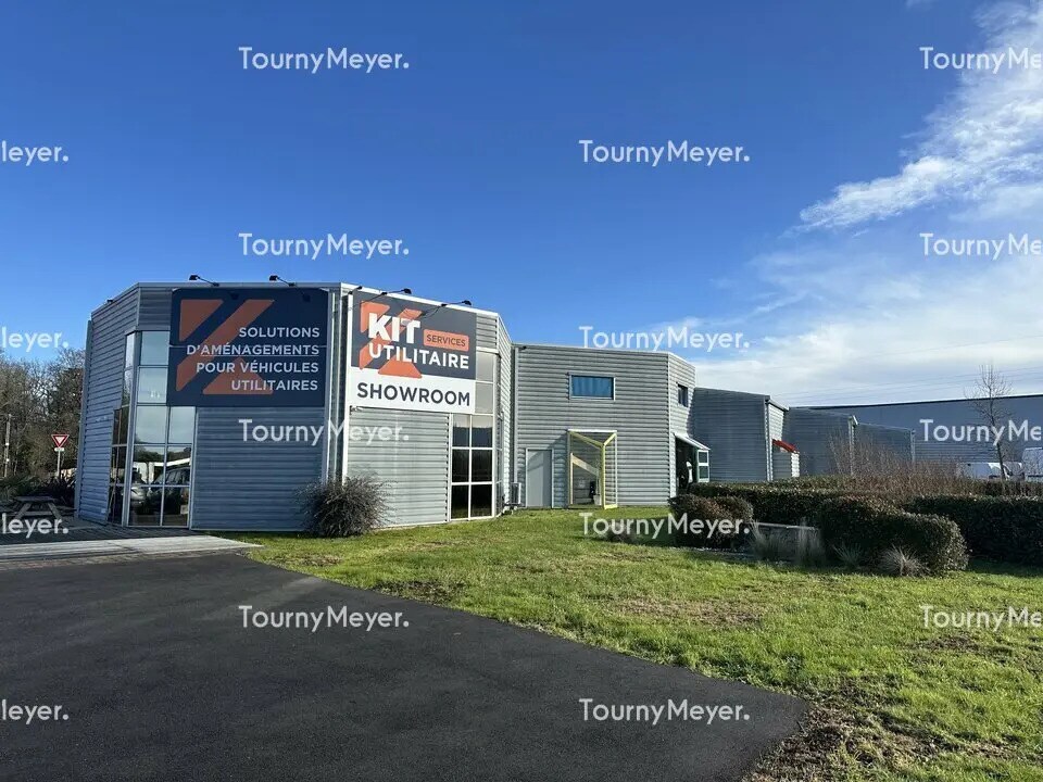 Flex dans Couëron à louer Photo du bâtiment- Image 1 de 8