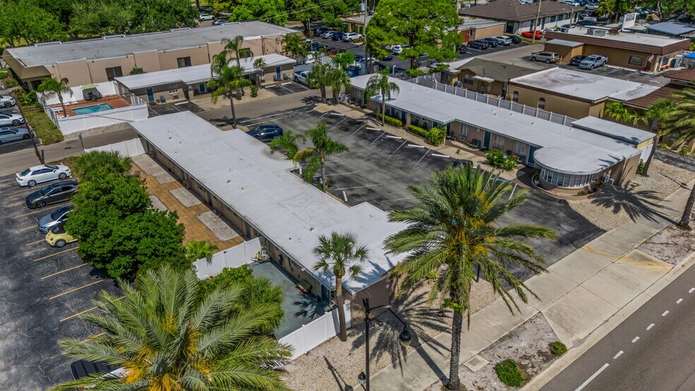 340 Tamiami Trl S, Venice, FL à vendre - Photo du bâtiment - Image 2 de 26
