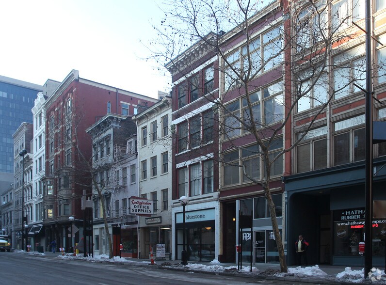 631 Main St, Cincinnati, OH for sale - Building Photo - Image 2 of 19