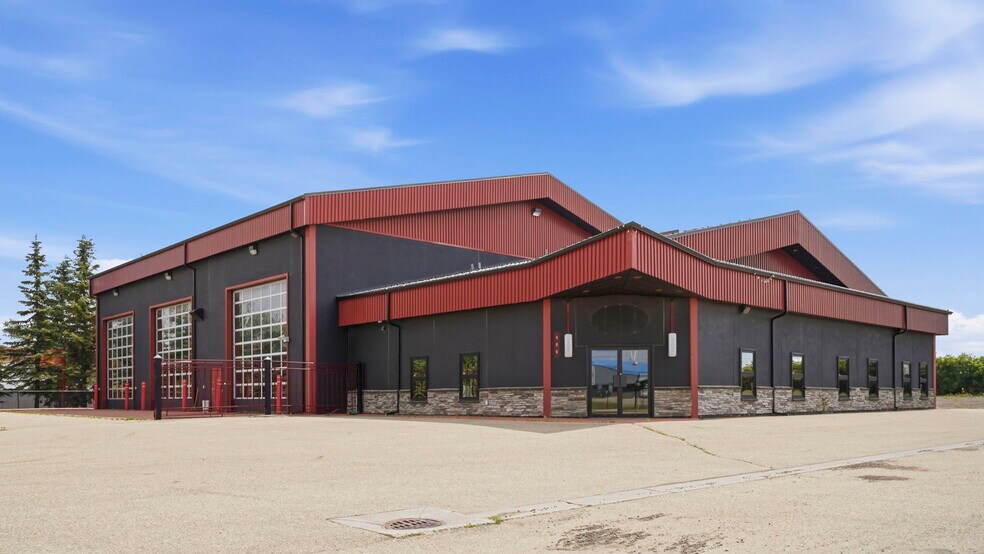 490 South Ave, Spruce Grove, AB à vendre - Photo du bâtiment - Image 2 de 29