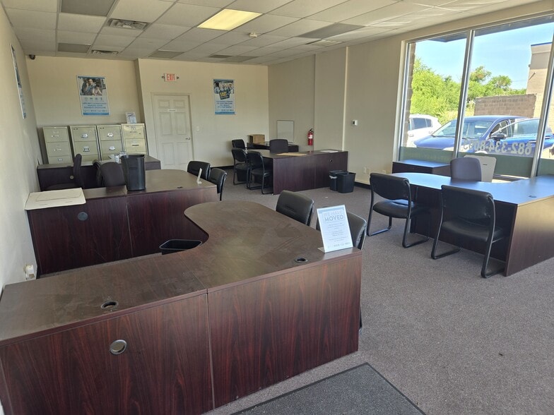 6201 Denton Hwy, Haltom City, TX for lease - Interior Photo - Image 2 of 5