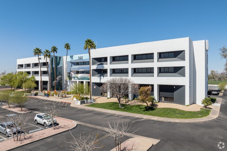 560 W Brown Rd, Mesa, AZ à vendre - Photo du bâtiment - Image 2 de 6