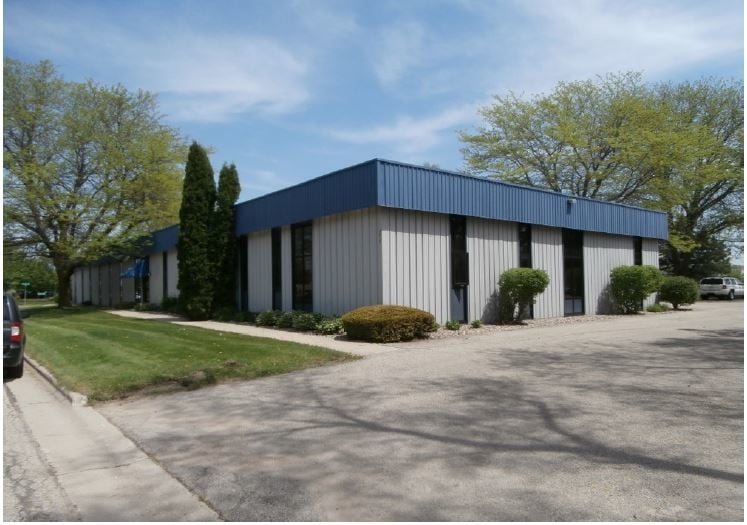 2415 Parview Rd, Middleton, WI for lease Building Photo- Image 1 of 3