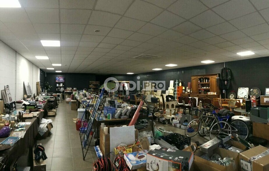 Retail in Marsannay-la-Côte for lease - Interior Photo - Image 2 of 3