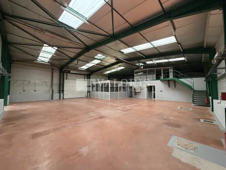 Flex in Arnas for lease - Building Photo - Image 3 of 6