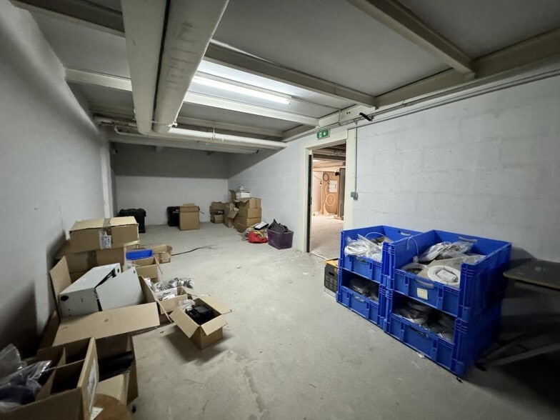 Flex in Montreuil for sale - Building Photo - Image 3 of 17