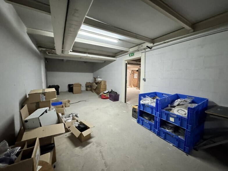 Local d'activités dans Montreuil à vendre - Photo du bâtiment - Image 3 de 17