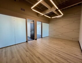 2100 W Pleasant Grove Blvd, Pleasant Grove, UT à louer Photo intérieure- Image 1 de 2