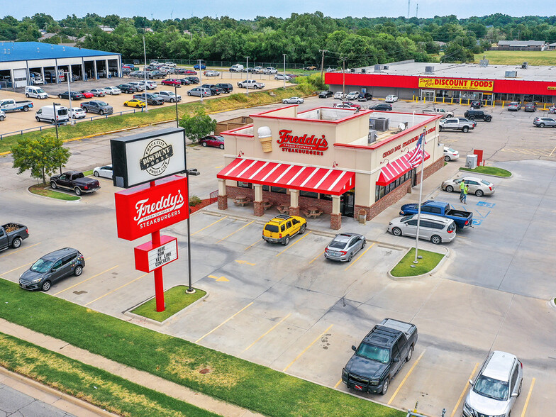 2407 N 14th St, Ponca City, OK for sale - Primary Photo - Image 1 of 1